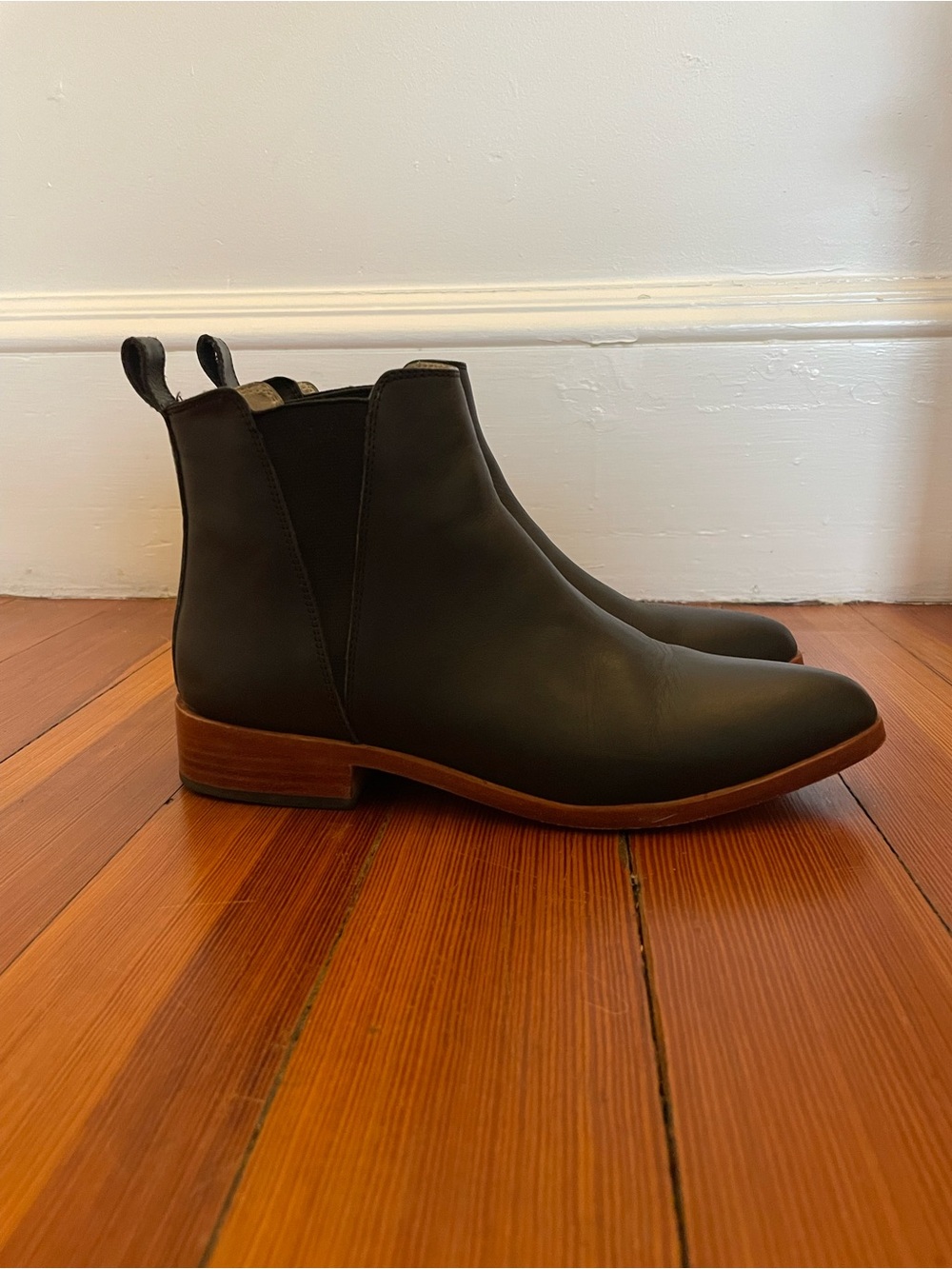 Nisolo Eva Chelsea Boot, GUC, 7.5 Black